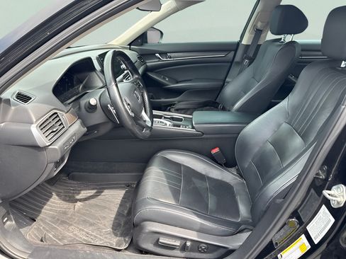 Used 2018 Honda Accord Touring image 17
