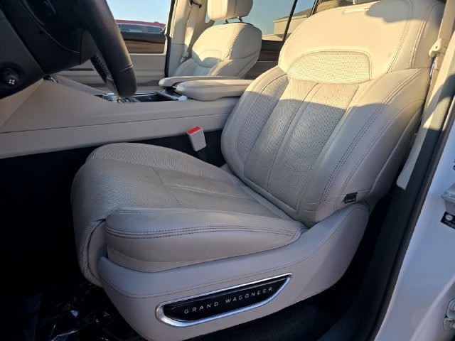 Used 2022 Jeep Grand Wagoneer Series I AWD/4WD image 5