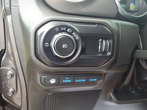 Used 2023 Jeep Wrangler Unlimited w/ Dual Top Group AWD/4WD image 17