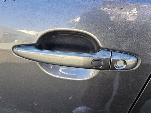 Used 2011 Toyota Camry LE image 6