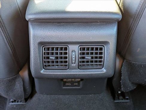 Used 2025 Toyota Camry SE image 18