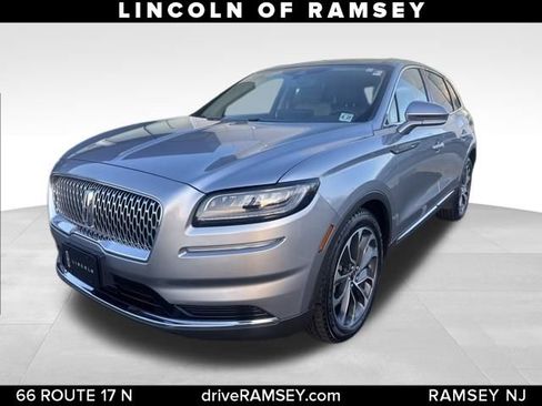 Used 2022 Lincoln Nautilus Reserve image 1