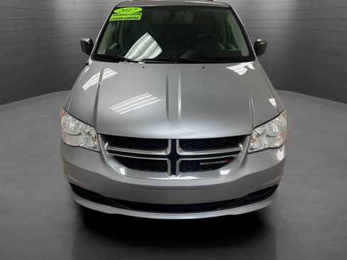 Used 2017 Dodge Grand Caravan SXT w/ Quick Order Package 29G SXT FWD image 2