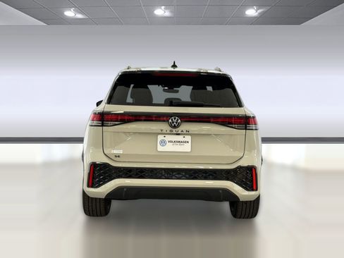 New 2026 Volkswagen Tiguan SE R-Line image 10