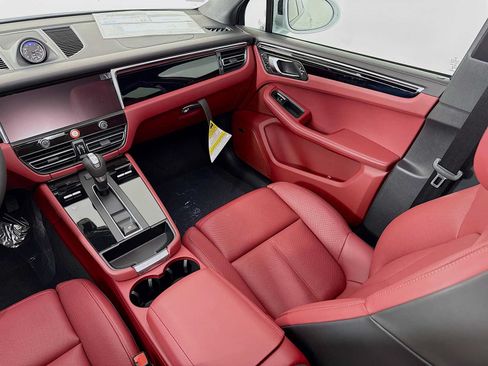 New 2026 Porsche Macan AWD/4WD image 25