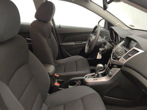 Used 2016 Chevrolet Cruze LT w/ Enhanced Safety Package image 21