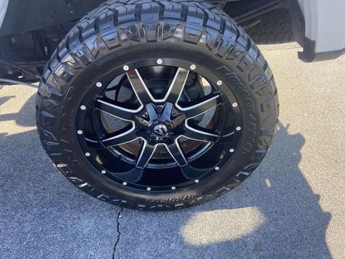 Used 2018 Ford F250 Lariat w/ Chrome Package image 9