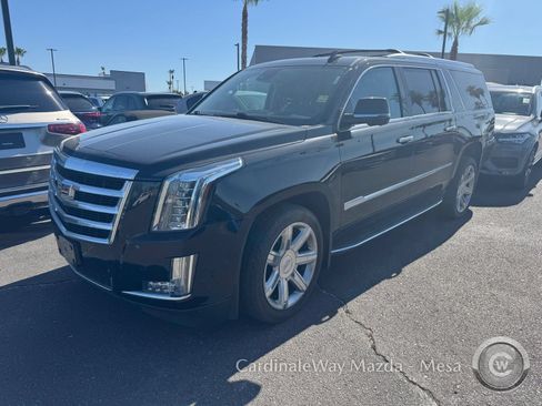 Used 2019 Cadillac Escalade ESV Luxury AWD/4WD image 7