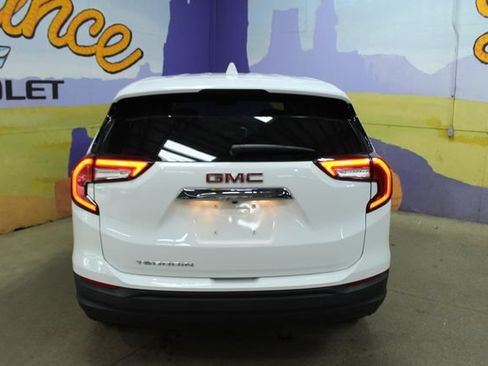 Used 2024 GMC Terrain SLE w/ LPO, Floor Liner Package FWD image 7