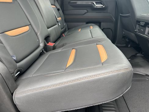 Used 2025 GMC Sierra 2500 AT4 w/ AT4 Premium Plus Package image 16