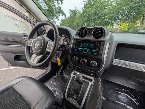 Used 2016 Jeep Compass Latitude AWD/4WD image 12