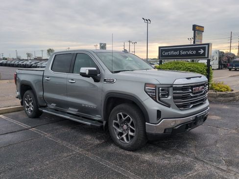Used 2024 GMC Sierra 1500 SLT w/ SLT Premium Package AWD/4WD image 4