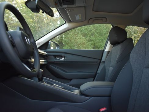 New 2025 Honda Accord SE image 13