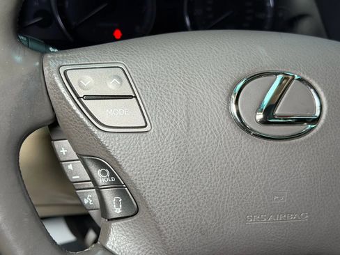 Used 2011 Lexus LS 460 image 38