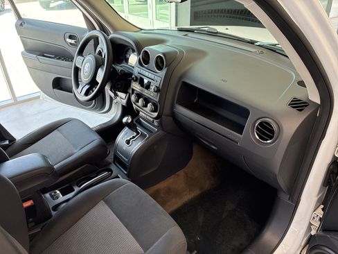 Used 2016 Jeep Patriot Sport w/ Power Value Group AWD/4WD image 16
