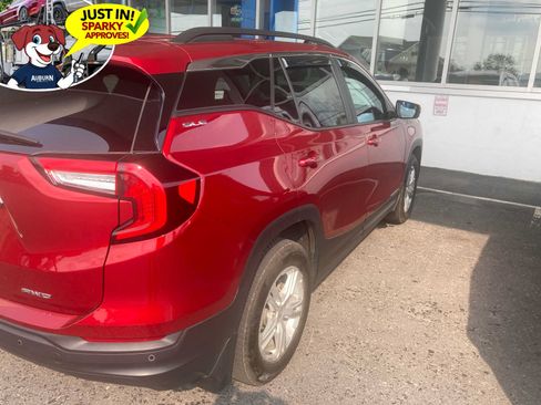 Used 2023 GMC Terrain SLE w/ Driver Convenience Package AWD/4WD image 4