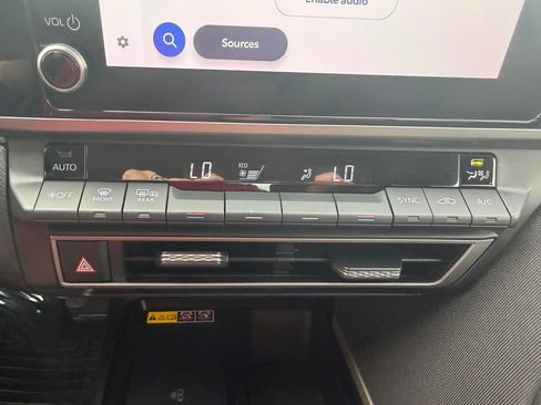Used 2025 Toyota Camry LE FWD image 40