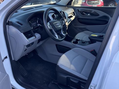 Used 2024 GMC Terrain SLE image 15