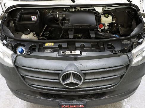 Used 2020 Mercedes-Benz Sprinter 2500 image 26