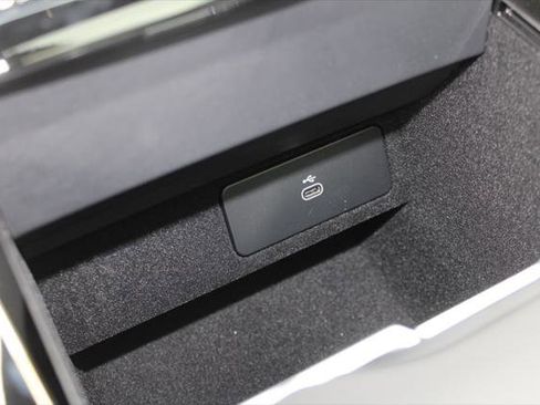 New 2026 Land Rover Range Rover Sport Dynamic SE image 32