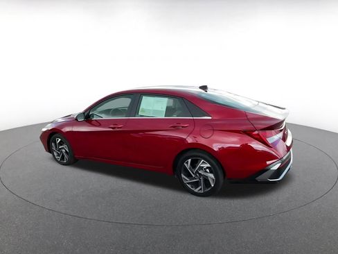 Used 2025 Hyundai Elantra Limited image 10
