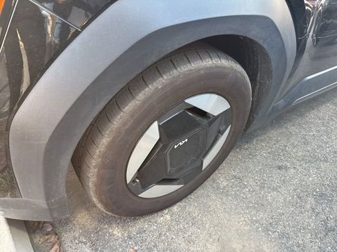 Used 2024 Kia EV9 Light image 3