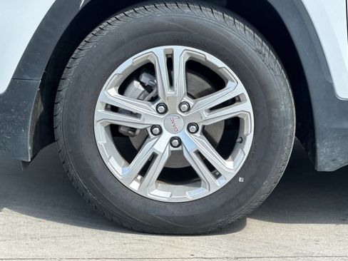 Used 2024 GMC Terrain SLE FWD image 12