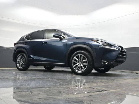 Used 2015 Lexus NX 300h FWD image 25