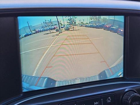 Used 2018 GMC Sierra 1500 SLT w/ SLT Preferred Package AWD/4WD image 19