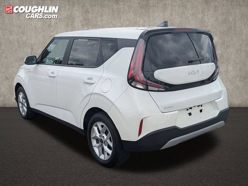 Used 2024 Kia Soul LX w/ Option Group 015 FWD image 5