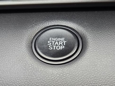 Certified 2025 Hyundai Elantra Sport FWD image 19