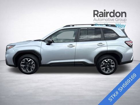 Used 2025 Subaru Forester Premium image 4