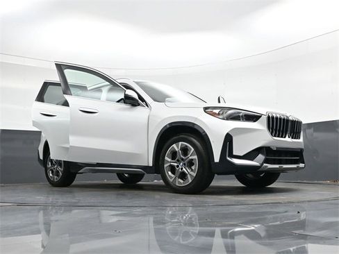 Used 2025 BMW X1 xDrive28i w/ Technology Package image 37