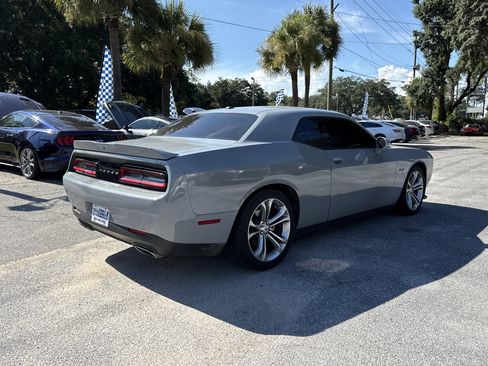 Used 2022 Dodge Challenger R/T image 5