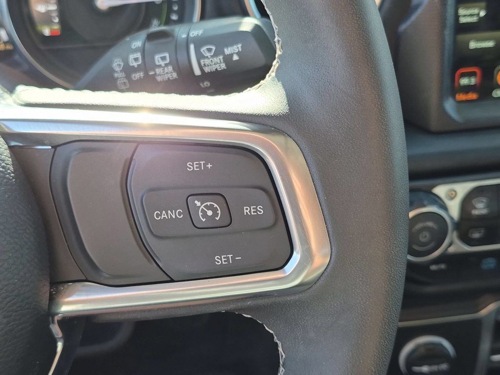 Used 2023 Jeep Wrangler Unlimited Sahara w/ Cold Weather Group AWD/4WD image 15