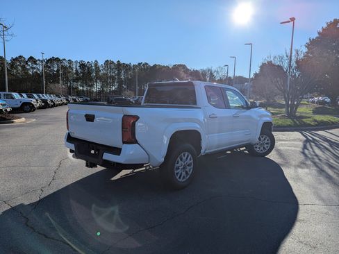 Used 2025 Toyota Tacoma SR5 image 5