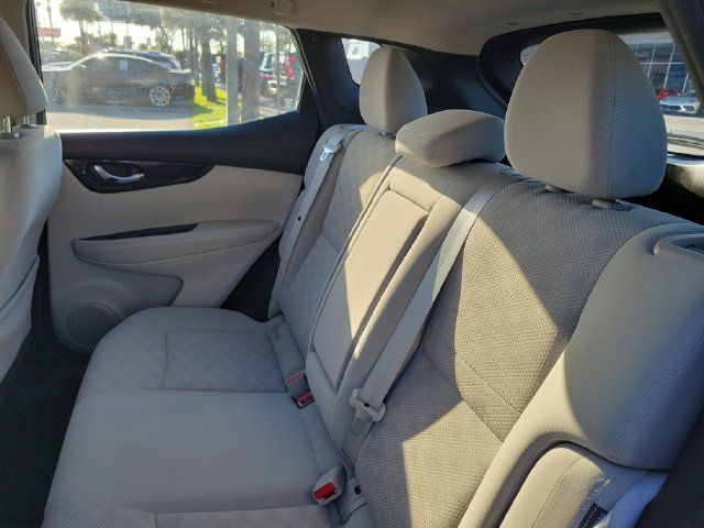 Used 2020 Nissan Rogue Sport SV AWD/4WD image 17