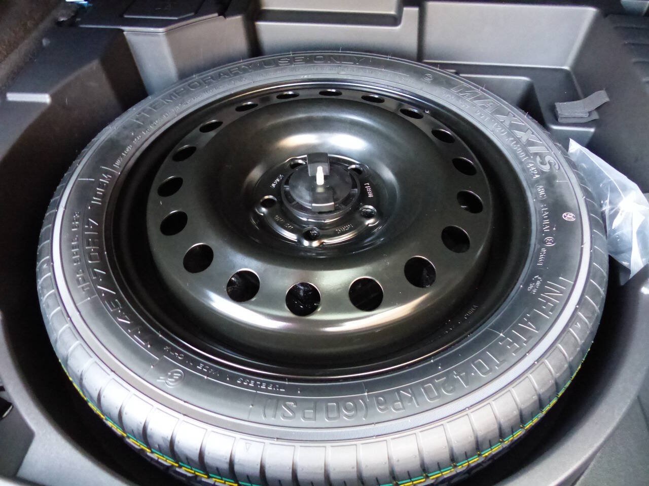 Used 2025 Buick Envision Avenir AWD/4WD image 38