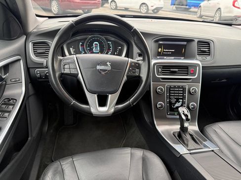 Used 2015 Volvo V60 T5 Premier image 17