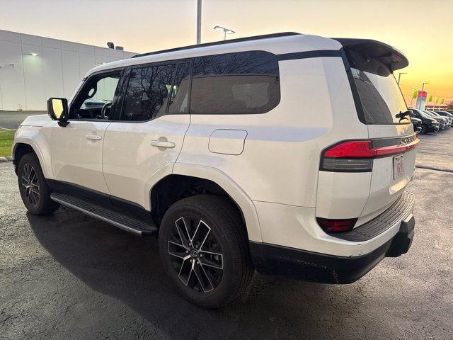 Used 2024 Lexus GX 550 w/ Accessory Package (Z1) AWD/4WD image 4