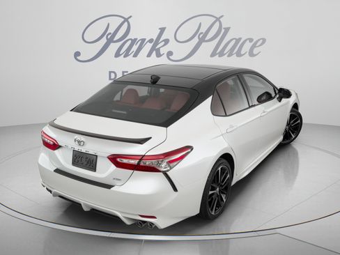 Used 2019 Toyota Camry XSE w/ Driver Assist Package FWD image 4