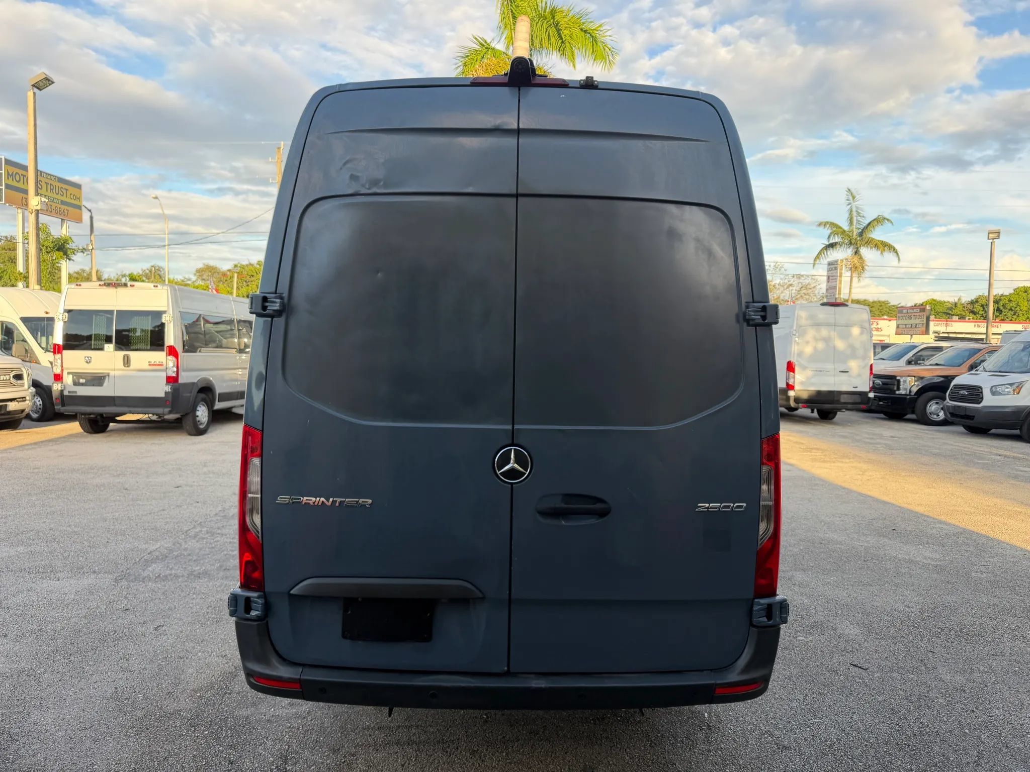 Used 2019 Mercedes-Benz Sprinter 2500 170 Extended Cargo image 5