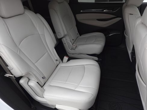 Used 2023 Buick Enclave Essence image 38