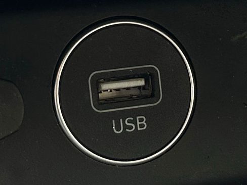 Used 2022 Genesis G70 2.0T image 18