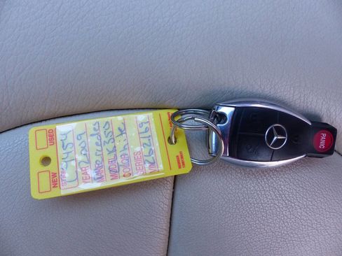 Used 2009 Mercedes-Benz CLK 350 Coupe image 39