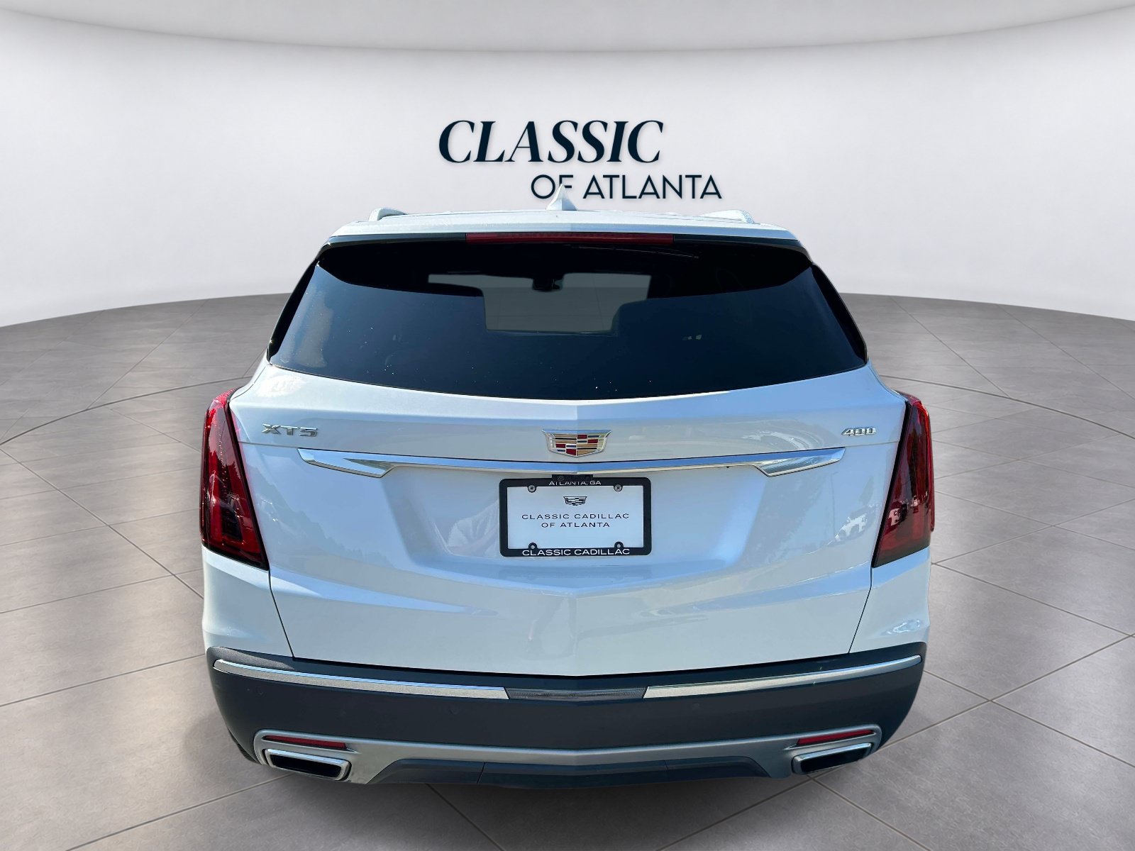 Certified 2025 Cadillac XT5 Premium Luxury w/ Technology Package FWD image 4