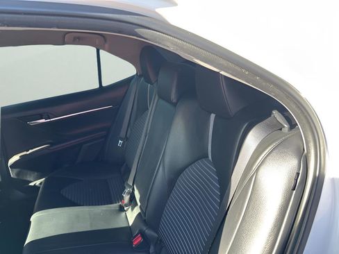 Used 2023 Toyota Camry SE image 19