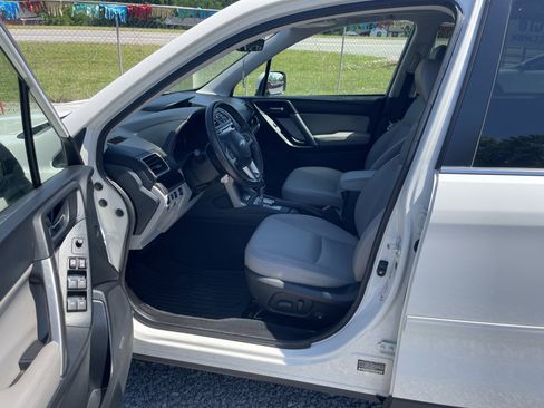 Used 2018 Subaru Forester 2.5i Limited AWD/4WD image 10