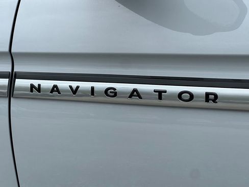 New 2026 Lincoln Navigator L Reserve AWD/4WD image 30