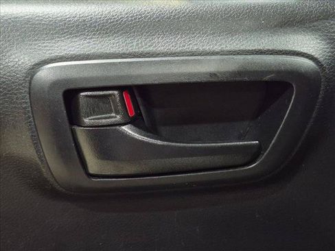 Used 2019 Toyota Tacoma SR w/ SR Convenience Package RWD image 7